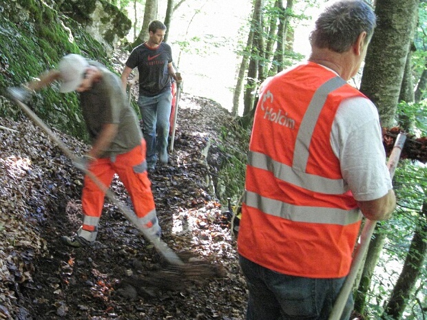 Arbeitseinsatz Holcim - Zugangsweg Castrinis-Rappenstein - Aug. 2016