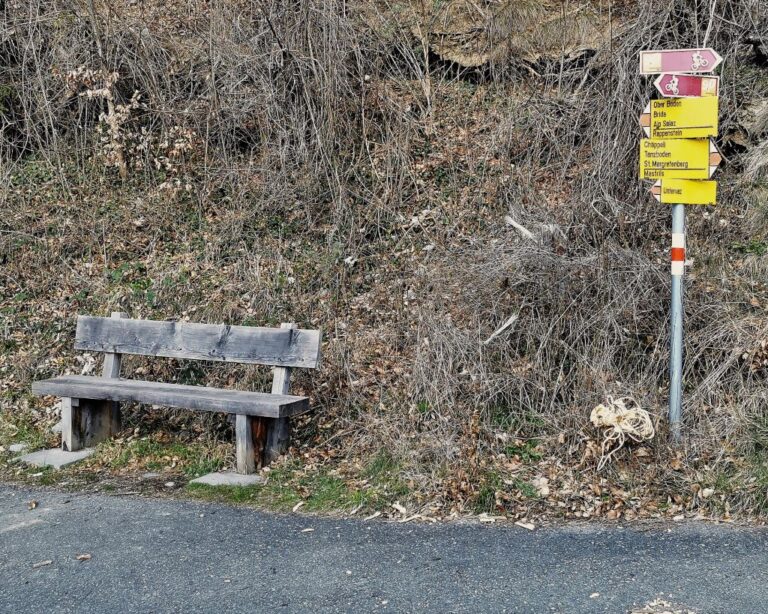 Abzweig Castrinis (ob Halbmil)